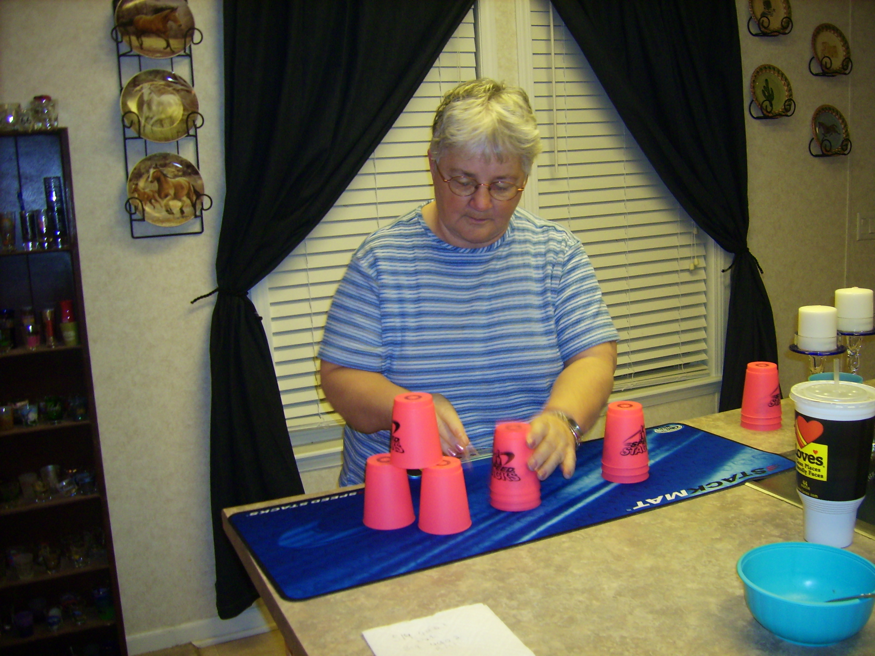 Dorothy stacking cups