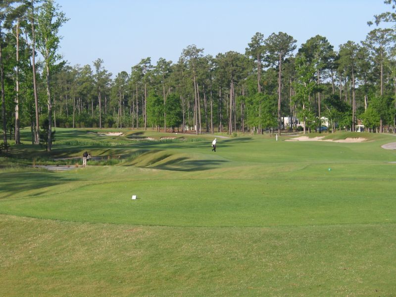River's Edge - Hole 1 with Ball Searchers